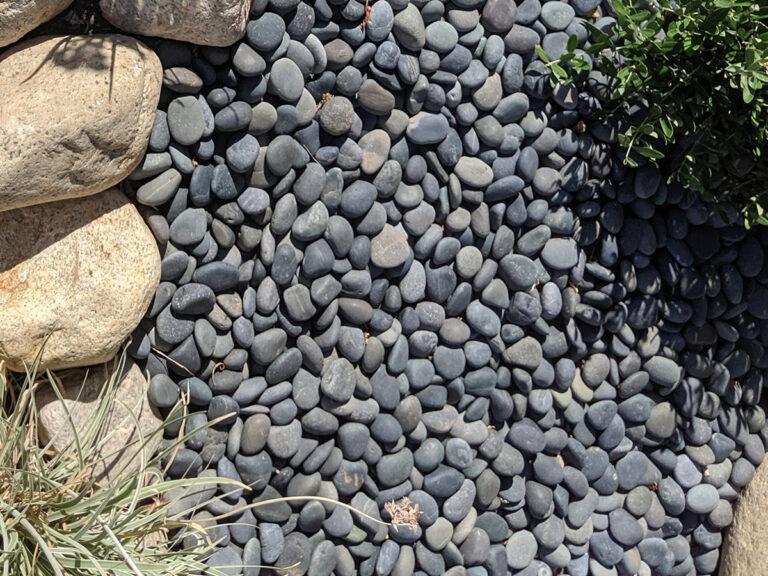 别墅花园装饰天然黑色鹅卵石